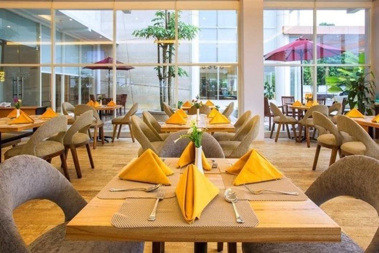 Horison Hotel Ultima Timika Bagian luar foto